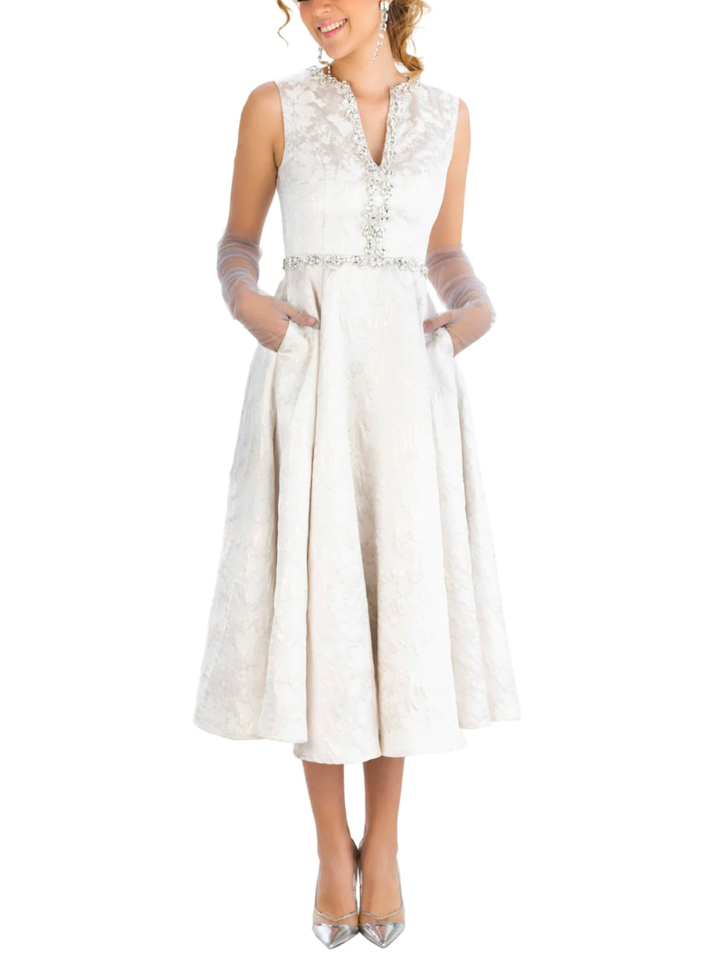 Vestido escote "V" pedrería