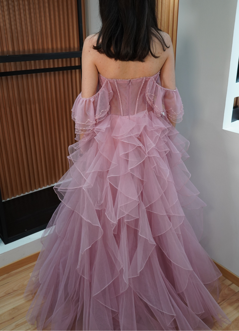 Vestido de noche rosa fluf