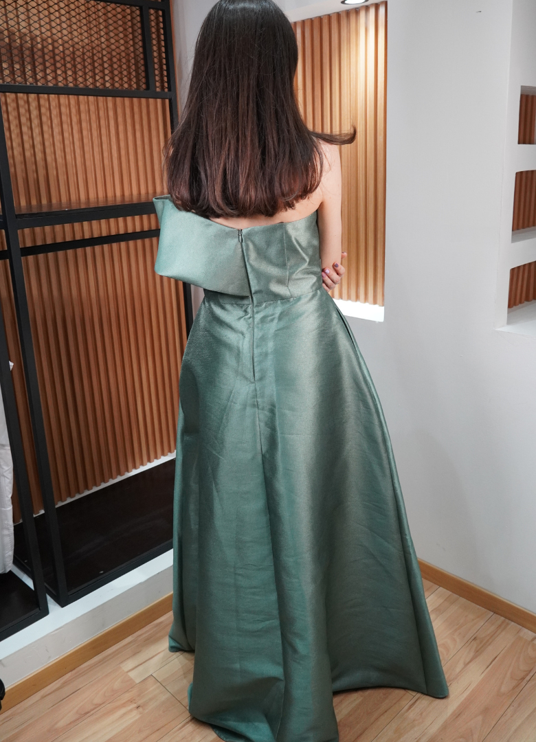 Vestido verde micado.
