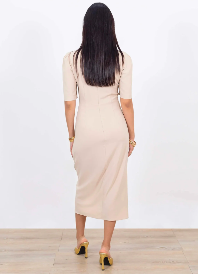 Vestido beige abertura