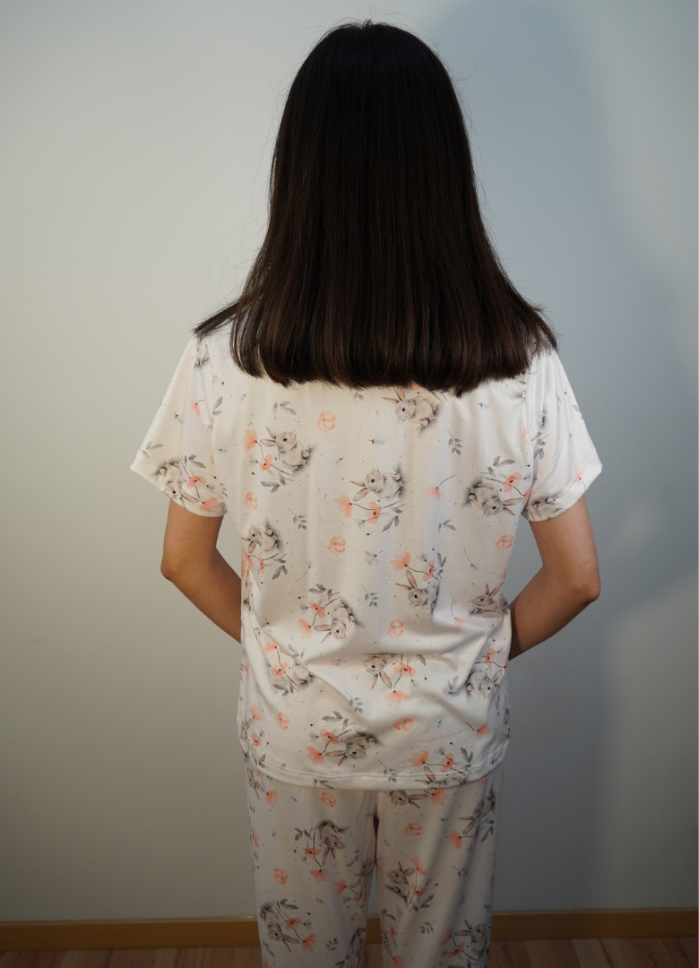 Pijama print conejitos