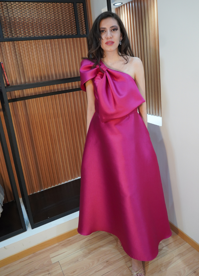 Vestido moño magenta