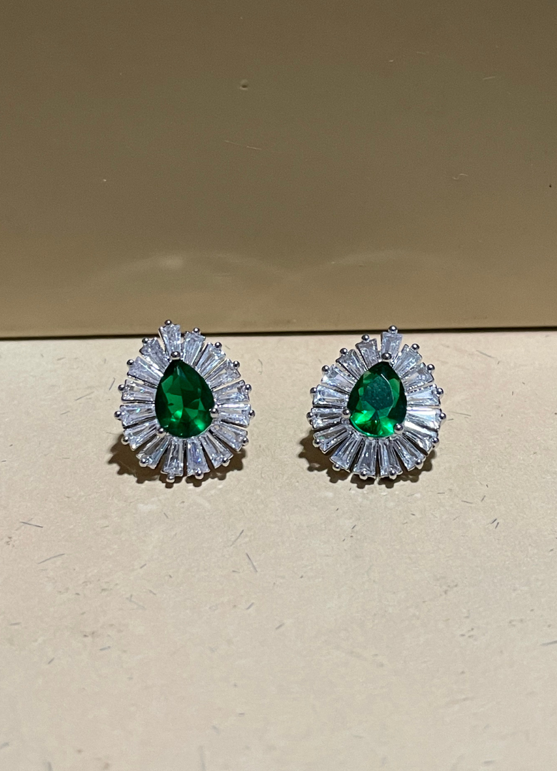 Aretes ovalados esmeralda