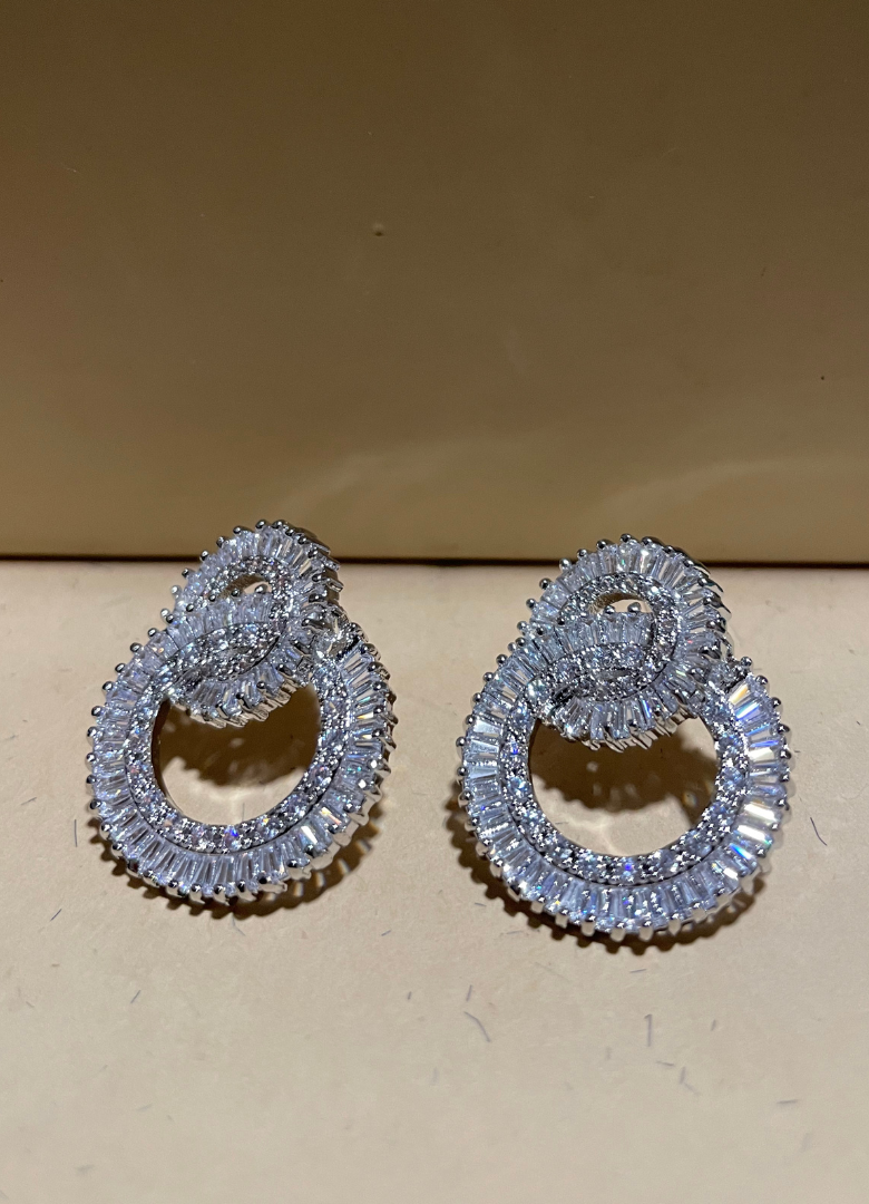 Aretes circular entrecruzados