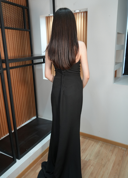 Vestido negro detalle flor