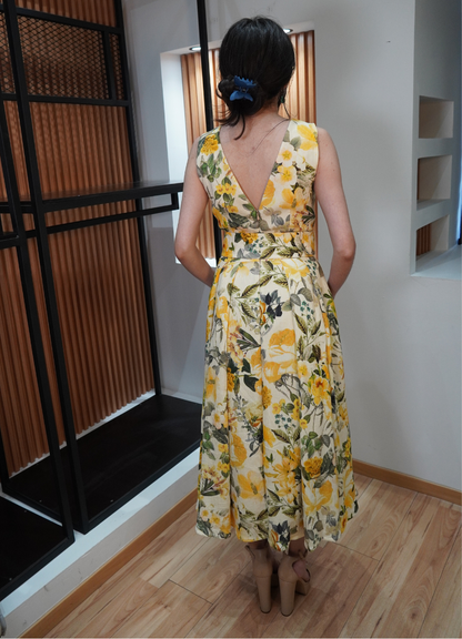 Vestido midi print floral amarillo