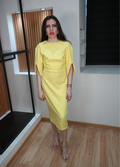 Vestido midi amarillo detalle perlitas