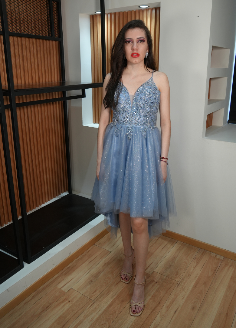 Vestido corte asimétrico azul