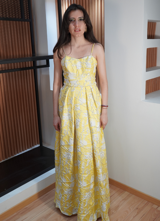 Vestido amarillo brocado
