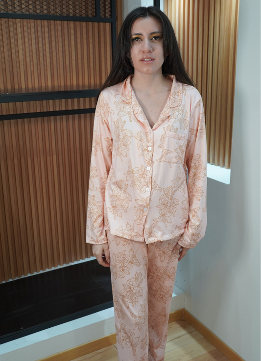 Pijama print rosa floral.