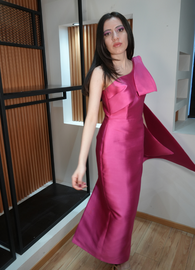 Vestido micado midi rosa